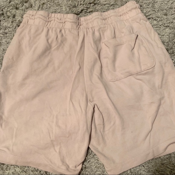 Pink shorts - Picture 2 of 3